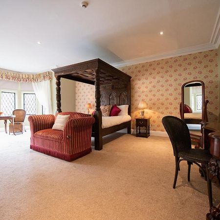 Miskin Manor Hotel Хензол Экстерьер фото