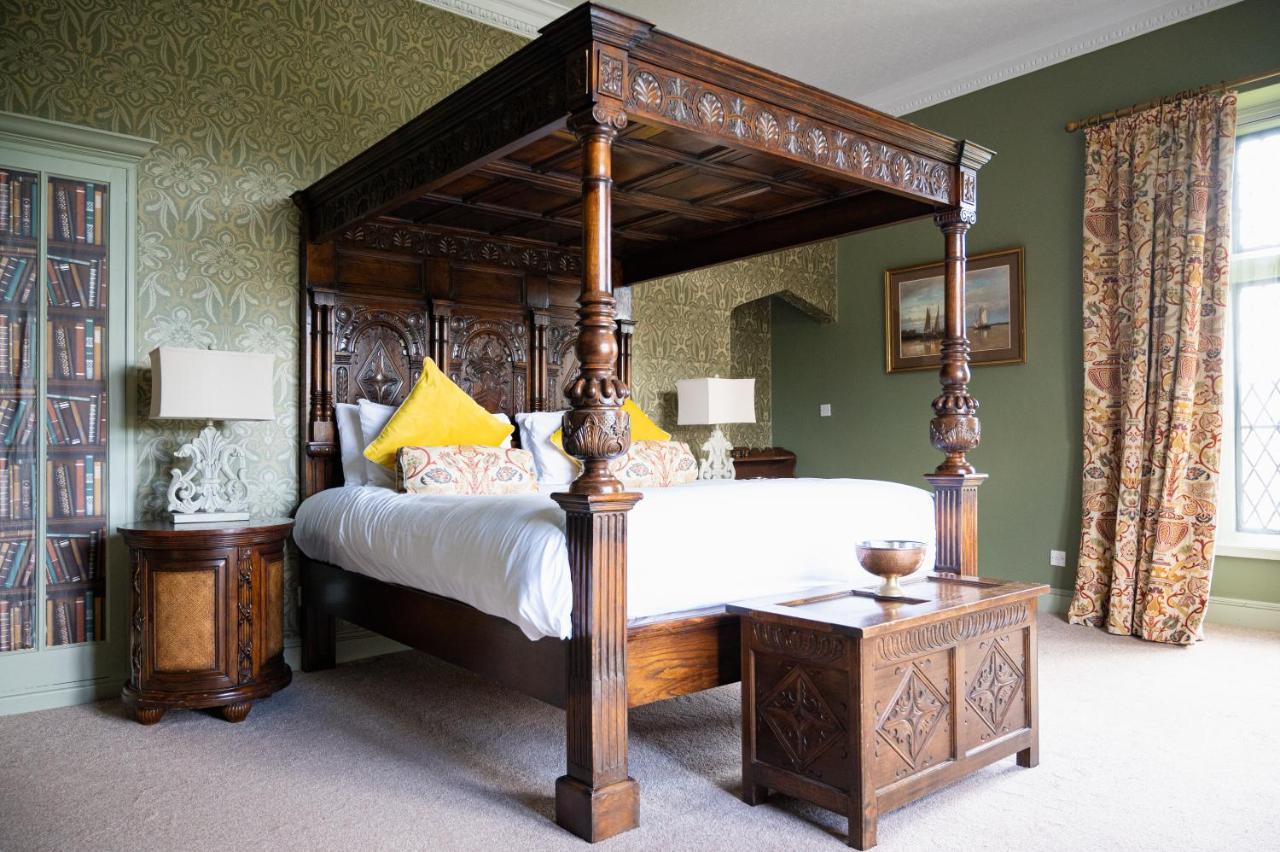 Miskin Manor Hotel Хензол Экстерьер фото