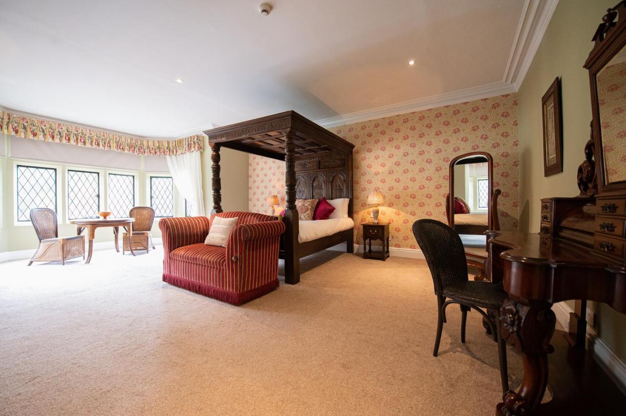 Miskin Manor Hotel Хензол Экстерьер фото