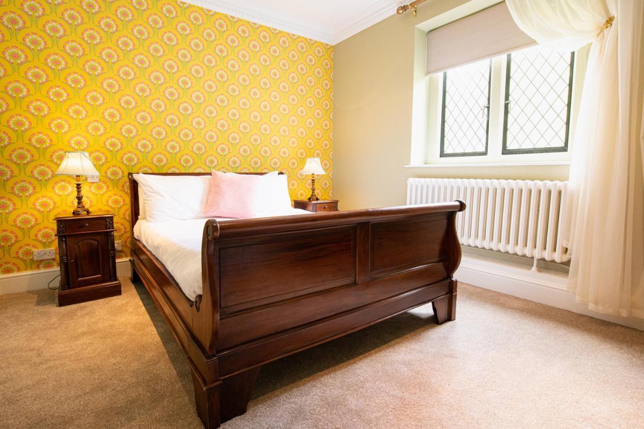Miskin Manor Hotel Хензол Экстерьер фото