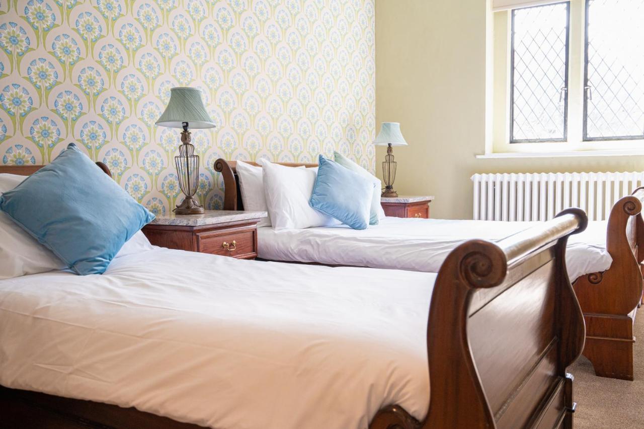 Miskin Manor Hotel Хензол Экстерьер фото