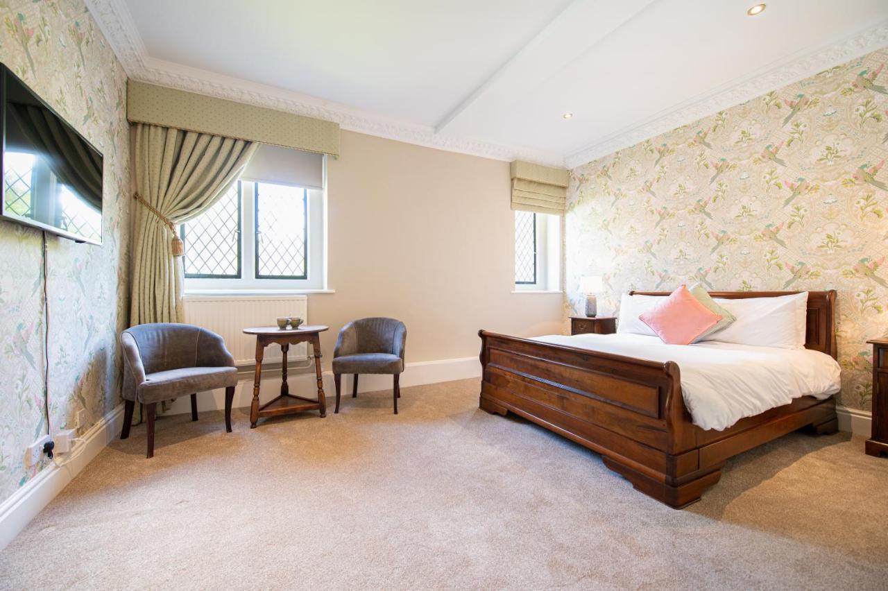 Miskin Manor Hotel Хензол Экстерьер фото