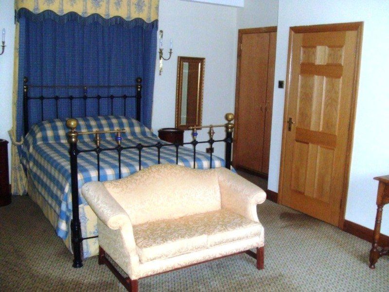 Miskin Manor Hotel Хензол Экстерьер фото