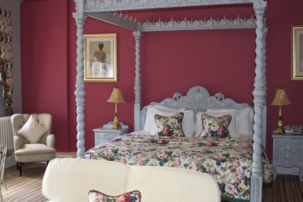 Miskin Manor Hotel Хензол Экстерьер фото