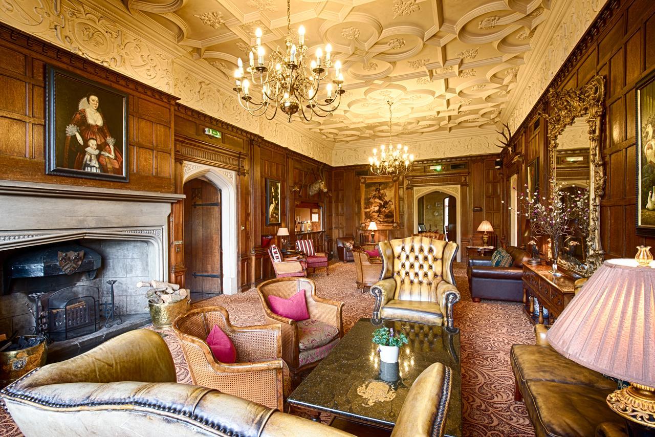 Miskin Manor Hotel Хензол Экстерьер фото