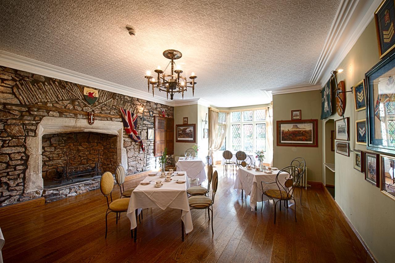Miskin Manor Hotel Хензол Экстерьер фото