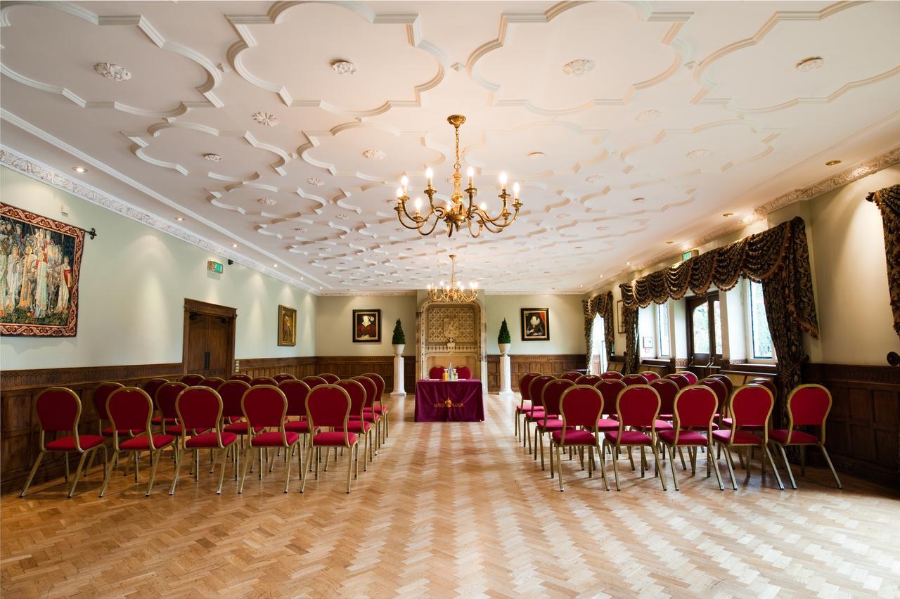 Miskin Manor Hotel Хензол Экстерьер фото