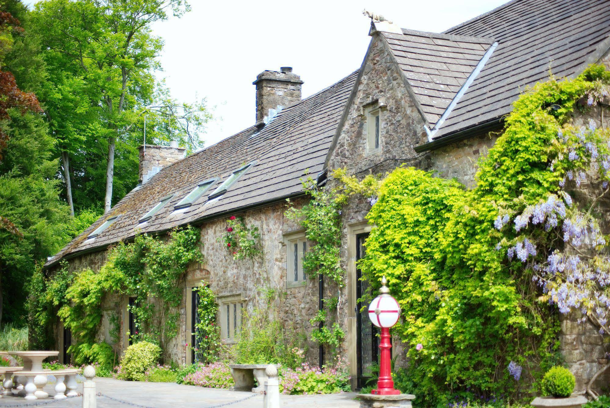 Miskin Manor Hotel Хензол Экстерьер фото