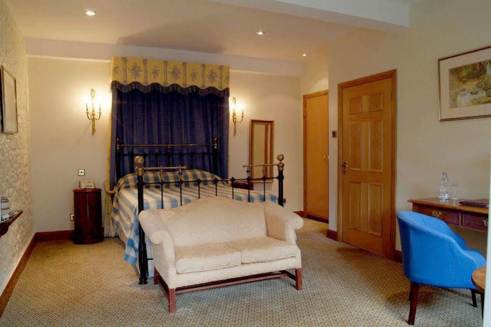 Miskin Manor Hotel Хензол Экстерьер фото