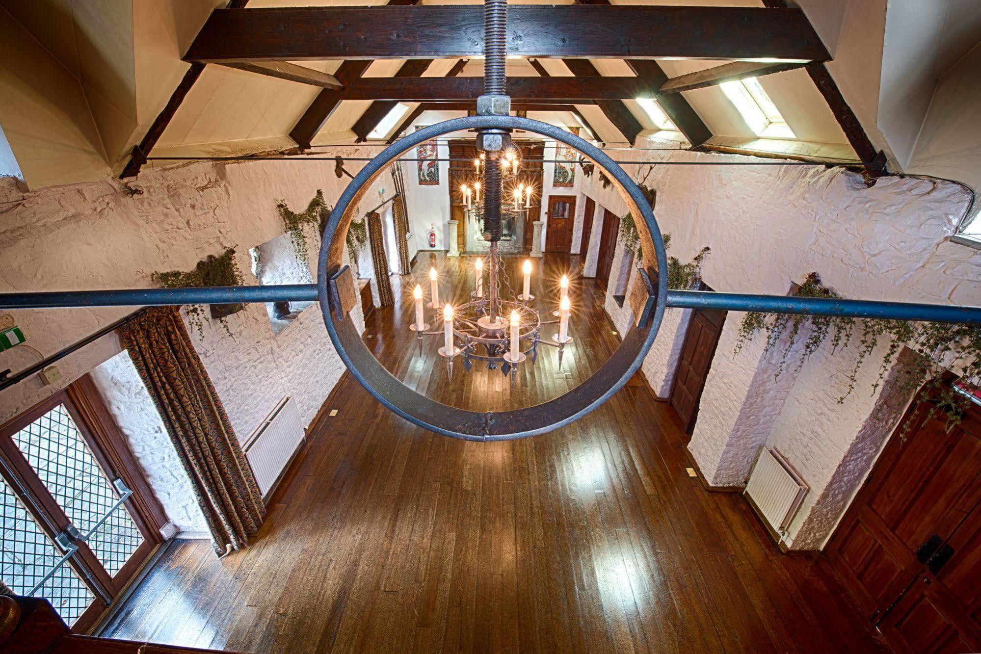 Miskin Manor Hotel Хензол Экстерьер фото