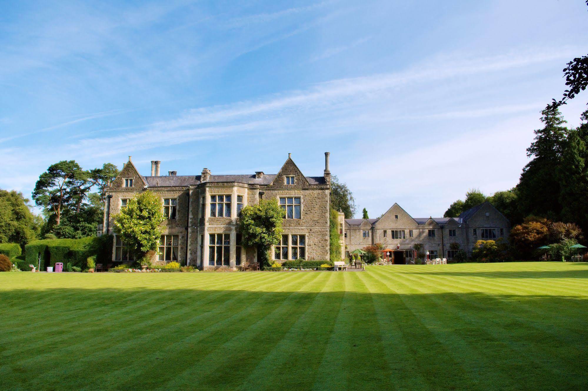 Miskin Manor Hotel Хензол Экстерьер фото
