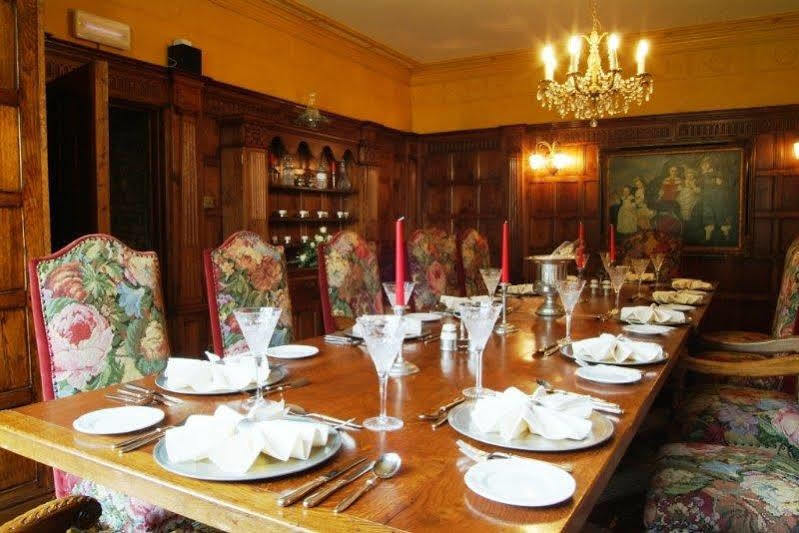 Miskin Manor Hotel Хензол Экстерьер фото