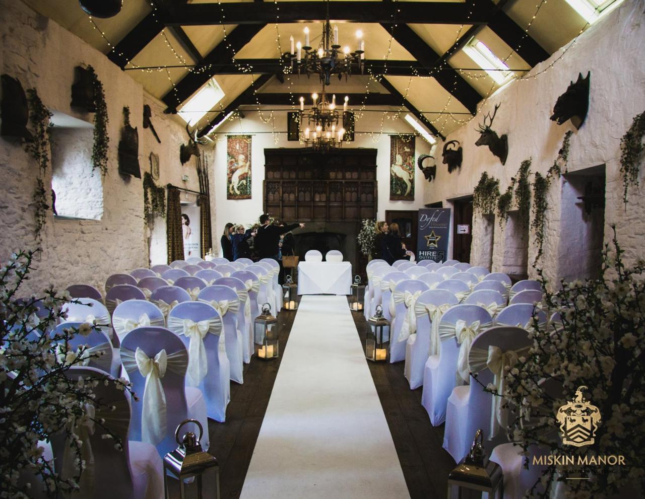 Miskin Manor Hotel Хензол Экстерьер фото